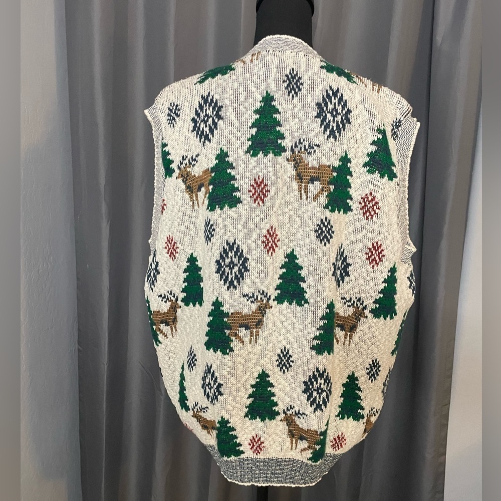 84. The Knit Co. Men’s Holiday Sweater Vest, Size L, EUC - Picture 3 of 5